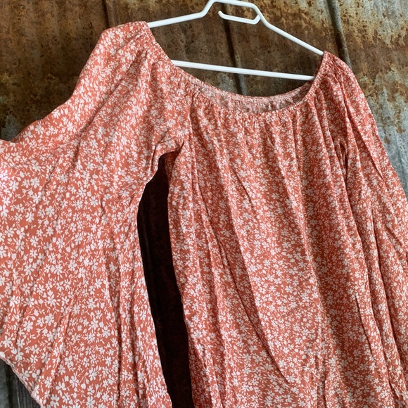 SHEIN Top - Picture 2 of 6